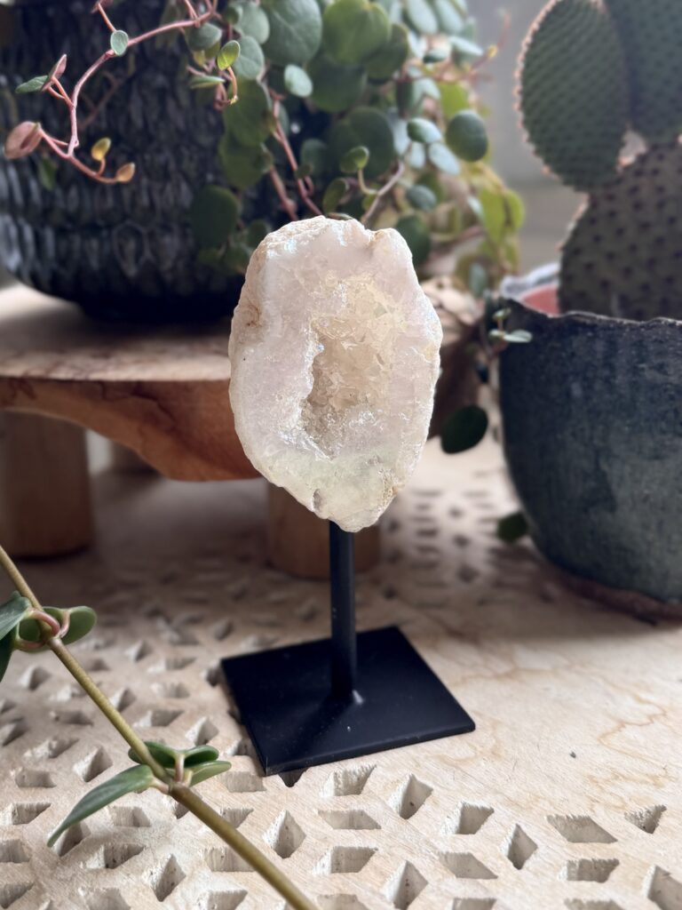 Angel aura geode op standaard #2